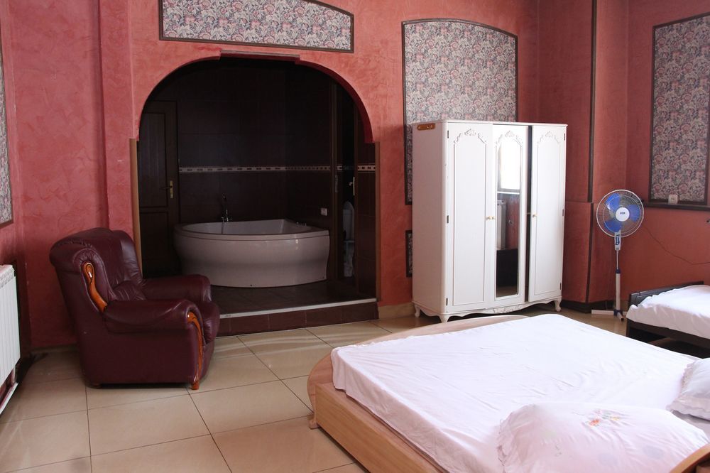 Aratta Hotel Argavand Exterior photo