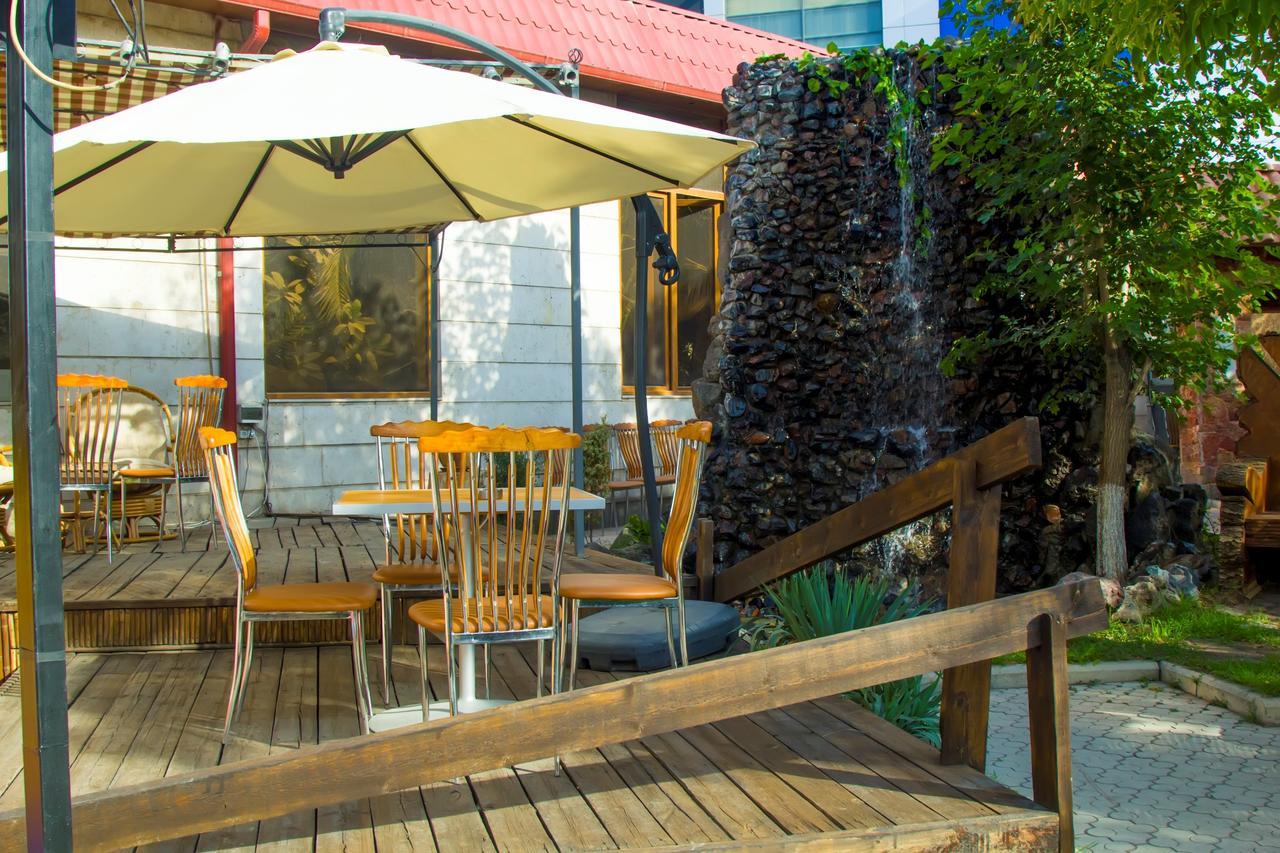 Aratta Hotel Argavand Exterior photo