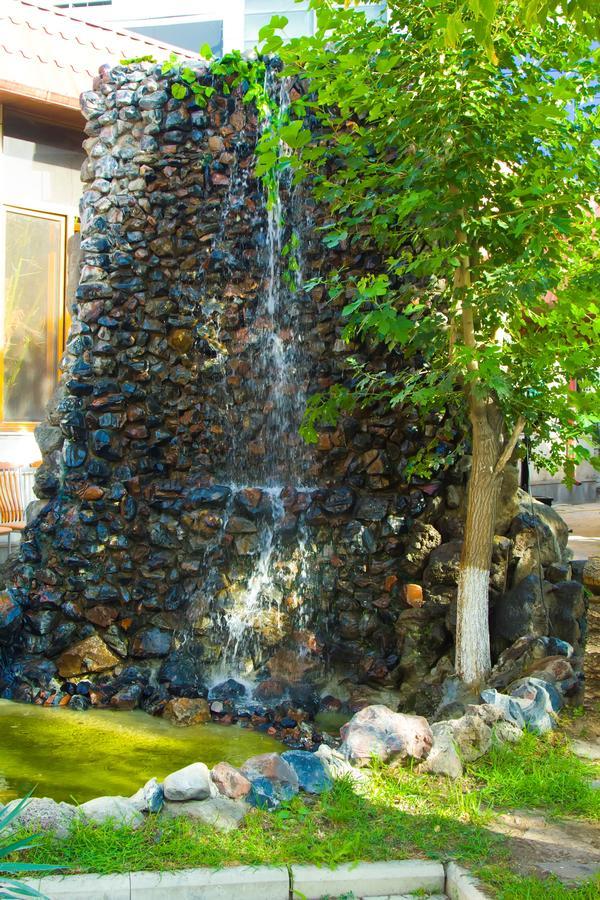 Aratta Hotel Argavand Exterior photo