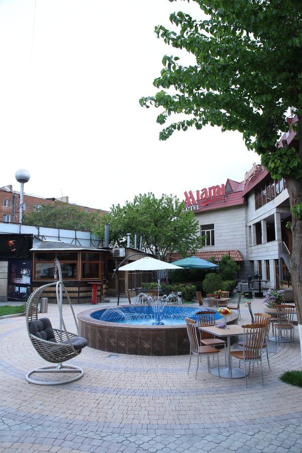 Aratta Hotel Argavand Exterior photo