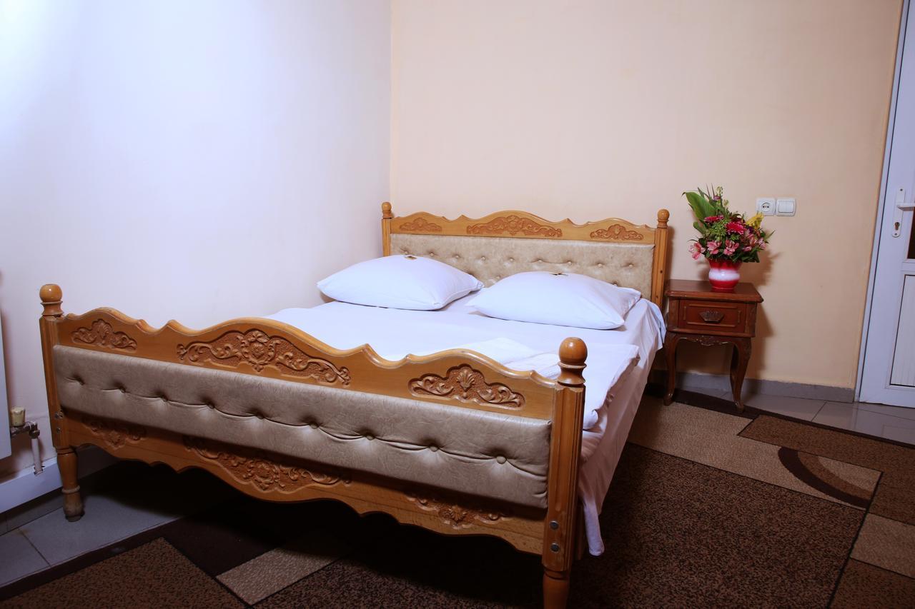 Aratta Hotel Argavand Exterior photo